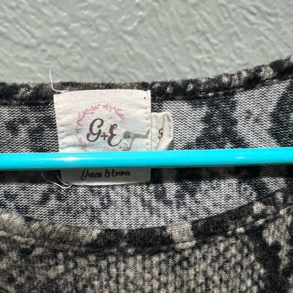 Grace & Emma Snake Print Long Sleeve Dress Sequin Pocket Detail Size Small EUC - Picture 3 of 4